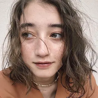 ミディアム カラー パーマ ヘアアレンジ 松田 亮葉のヘアスタイル