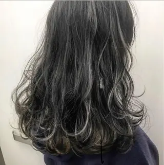 セミロング カラー レイヤー×艶髪特化 マネージャー安藤光司のヘアスタイル