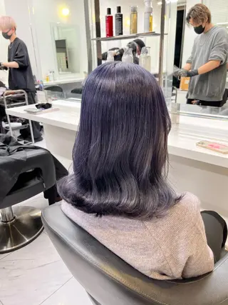 セミロング 寒色/ベージュヘア ブリーチありMiOのヘアスタイル