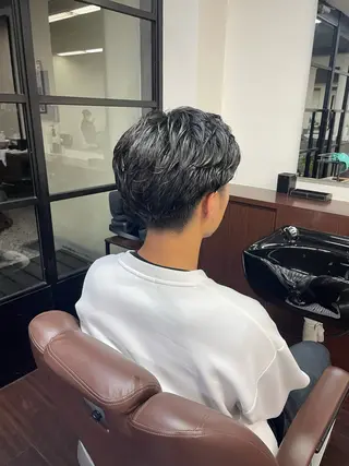 ミディアム パーマ 岡本 佳久のヘアスタイル