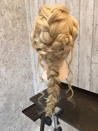 セミロング ヘアアレンジ Blanco Color&Careのヘアスタイル