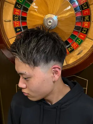 ミディアム カラー 京都フェードカット 田嶋勇祐のヘアスタイル
