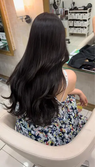 ロング カラー レイヤーカット 小飯田　武斗のヘアスタイル