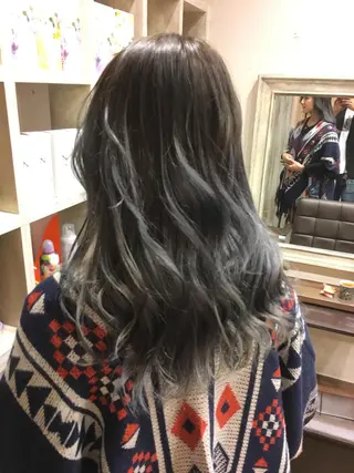 セミロング ハイトーン得意😍 Lumiereのヘアスタイル