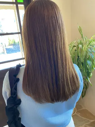 カラー 井上 歩美のヘアスタイル
