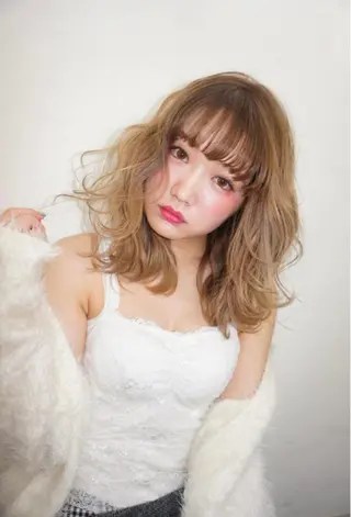セミロング カラー Luxbe hakataのヘアスタイル