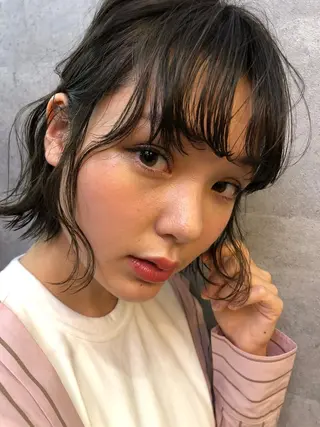 ショート パーマ 顔周りレイヤーカット ブリーチminamiのヘアスタイル
