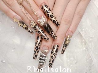 ネイル R1🎀Nail💕 池袋東口店のネイルデザイン