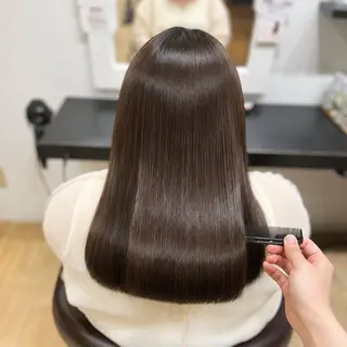 カラー NEIRO/ベージュ /グレージュのヘアスタイル