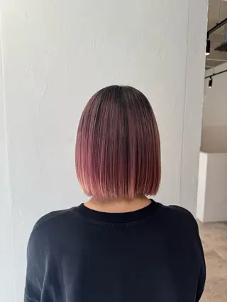ショート カラー 小泉 真緒のヘアスタイル