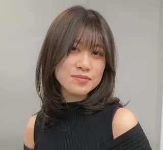 ミディアム 日南乃/柔らか ブラウンカラーのヘアスタイル