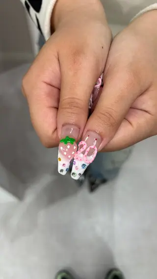 ネイル 🍓個性派ネイル🎶 /Komachi❤️のネイルデザイン