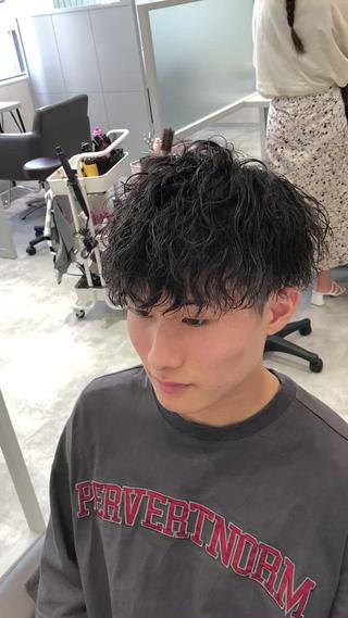 ショート カラー パーマ メンズ 関西センターパート メンズモデル募集のヘアスタイル