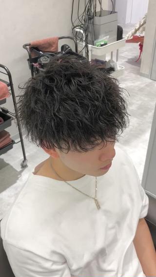 ショート カラー パーマ メンズ 関西センターパート メンズモデル募集のヘアスタイル
