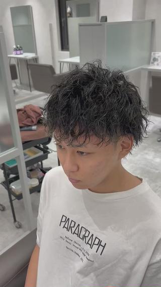 ショート カラー パーマ メンズ 関西センターパート メンズモデル募集のヘアスタイル