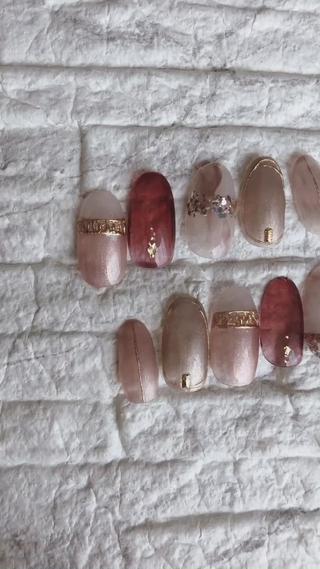 派手好きさんおすすめ秋のニュアンスネイルデザイン 