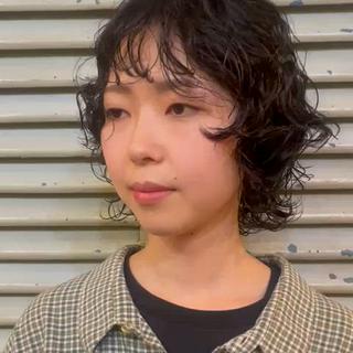 ウルフカットベースにパーマ！
スタイリングはムースのみで
簡単スタイリングです◯ 