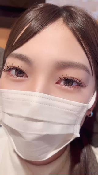 目尻長めタレ目風キュートデザイン 