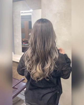 ブリーチ追加が必要な施術になります！
エアタッチシルバーベージュ 