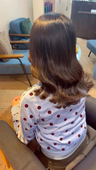 セミロング 濱川響太レディース カットモデルのヘアスタイル