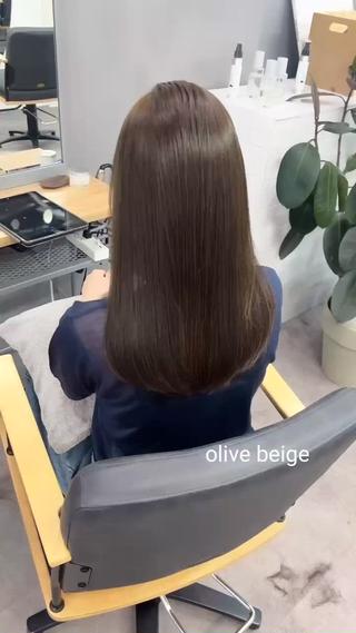 セミロング hikaru💘髪質 改善 透明感カラーのヘアスタイル