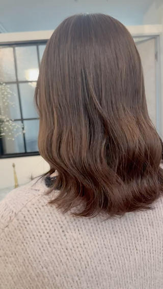 ブリーチなしの透明感カラー
『モカグレージュ』

赤みを消すカラーが人気です 