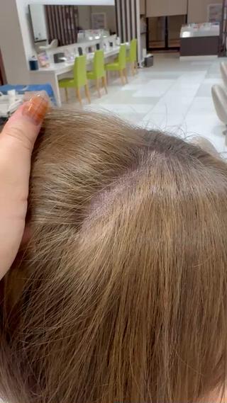 ミディアム 小達 陽菜のヘアスタイル