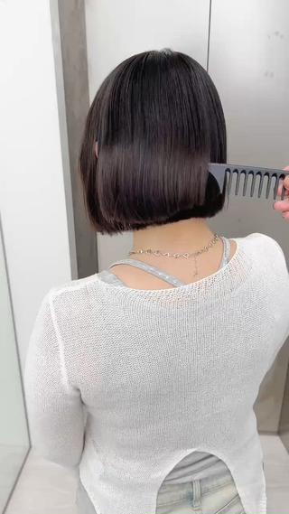 縮毛矯正モデル募集】

毎朝のスタイリングをもっと楽にしませんか？
うねり・広がりを自然で柔らかいストレートに整えて、
“朝が楽になる縮毛矯正” をご提案しています。 