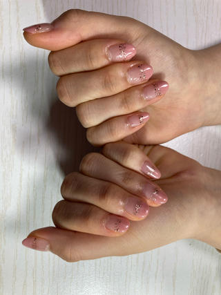 可愛い〜お客様がご来店くださいました
ピンクのグラデーションが良くお似合いで、
ラメがキラキラでとても可愛らしく仕上がりました。♡