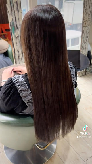 カラー 田中 奈布のヘアスタイル