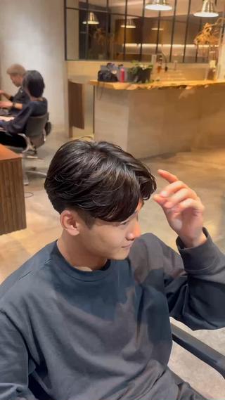 ニュアンスパーマ風カット
一人一人にあった骨格に合わせて
一緒にかっこいいヘア作りましょう︎︎◝✩