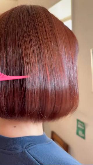 暖色カラーは艶が出やすいです！お店で扱っているオリジナルシャンプー、トリートメントメント！オイル全てヘアケアを意識した物を取り揃えています！
ぜひ、実感ください！ 