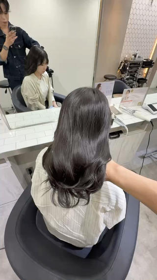 セミロング カラー ミディアムレイヤー 添田晃基のヘアスタイル