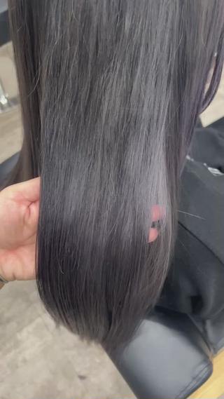 #グレージュ
グレージュ×トリートメント
当店ではお客様の髪質に合ったトリートメントを提供しています♪艶感とサラサラ感を手に入れましょう