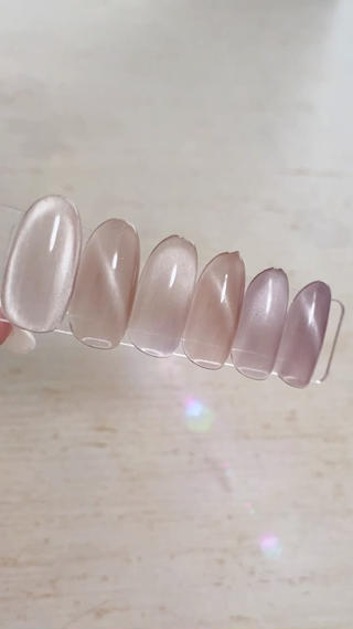 マグネットネイル　シンプルネイル
ラメネイル　トレンドネイル
奥行きマグネット　キャッツアイ 