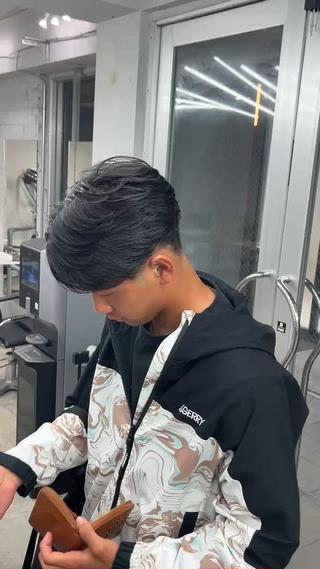 メンズ ØVARL　Jingumae所属・OVARL/ メンズパーマ/きらりのヘアスタイル