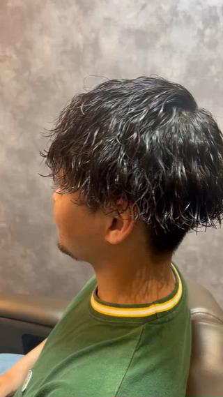 波巻きパーマ
大人っぽくなりたい方、クルクルしたパーマはちょっとという方におすすめです 