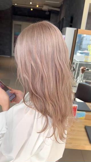 ホワイトベージュ