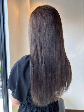 カーキーアッシュでオレンジ味や赤味を抑えた綺麗なカラー 