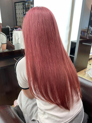 ブリーチ履歴あり
淡いピンクで綺麗に仕上げています 