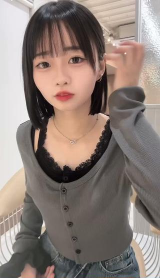 ゆうらちゃんバッサリボブにした後に𝙏𝙞𝙠 𝙏𝙤𝙠撮ってもらいました