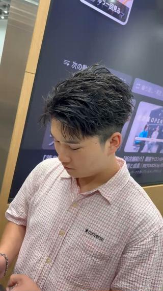 ショート カラー パーマ メンズ 冨永 圭人のヘアスタイル