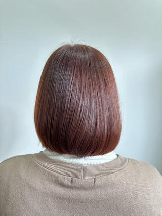 肩につかない長さの内巻ボブ