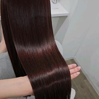 過去の縮毛矯正やカラー履歴、日頃のケアにより髪の毛に負担のかかっていた方))
.
酸性ストレートやカラーなどのお薬は髪の毛の状態をしっかり見極めたうえで選定し、塗り分けをさせて頂いております
.
お色みは赤みブラウンカラーでさせて頂きました
.
ダメージが気になる
うねりなど癖が気になる
広がるのを抑えたい
艶がほしい
.
などなどお悩み一緒に解決させて頂けますと嬉しいです
.
ご予約はDMからでも受付ております
.
#大阪美容室 #暖色 #大阪髪質改善サロン #髪質改善 #酸熱トリートメント #酸性ストレート #艶髪大阪 #暖色カラー梅田 #赤みブラウン