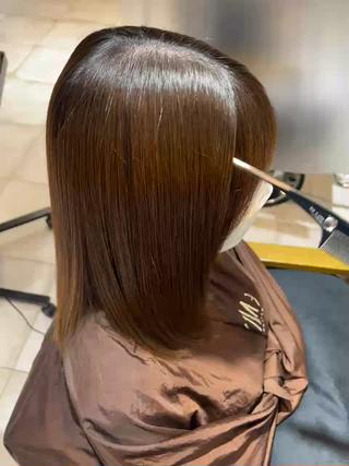 ミディアム 小口 晃のヘアスタイル