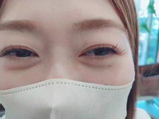 目尻モーブピンク