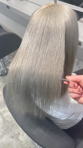 セミロング カラー 🫧透明感/美髪🫧 Hiroakiのヘアスタイル