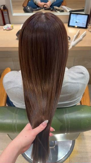 ロング アイナ ROCCOのヘアスタイル