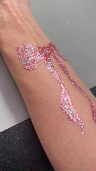 ボディジュエリー
今からの季節やライブの方におすすめです！ 