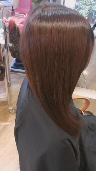 セミロング カラー D/i所属・D/i |Y/no. 〈夜スパ17時〜〉のヘアスタイル